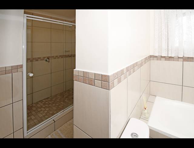 3 BEDROOM APARTMENT FOR SALE IN SUNNINGHILL